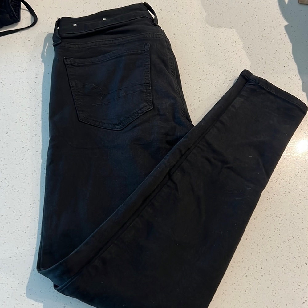 Black ripped skinny jeans